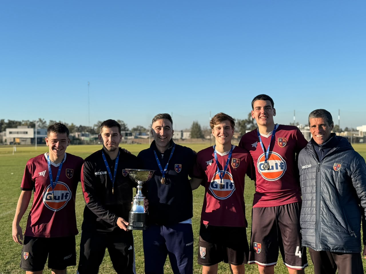 Equipo con trofeo
